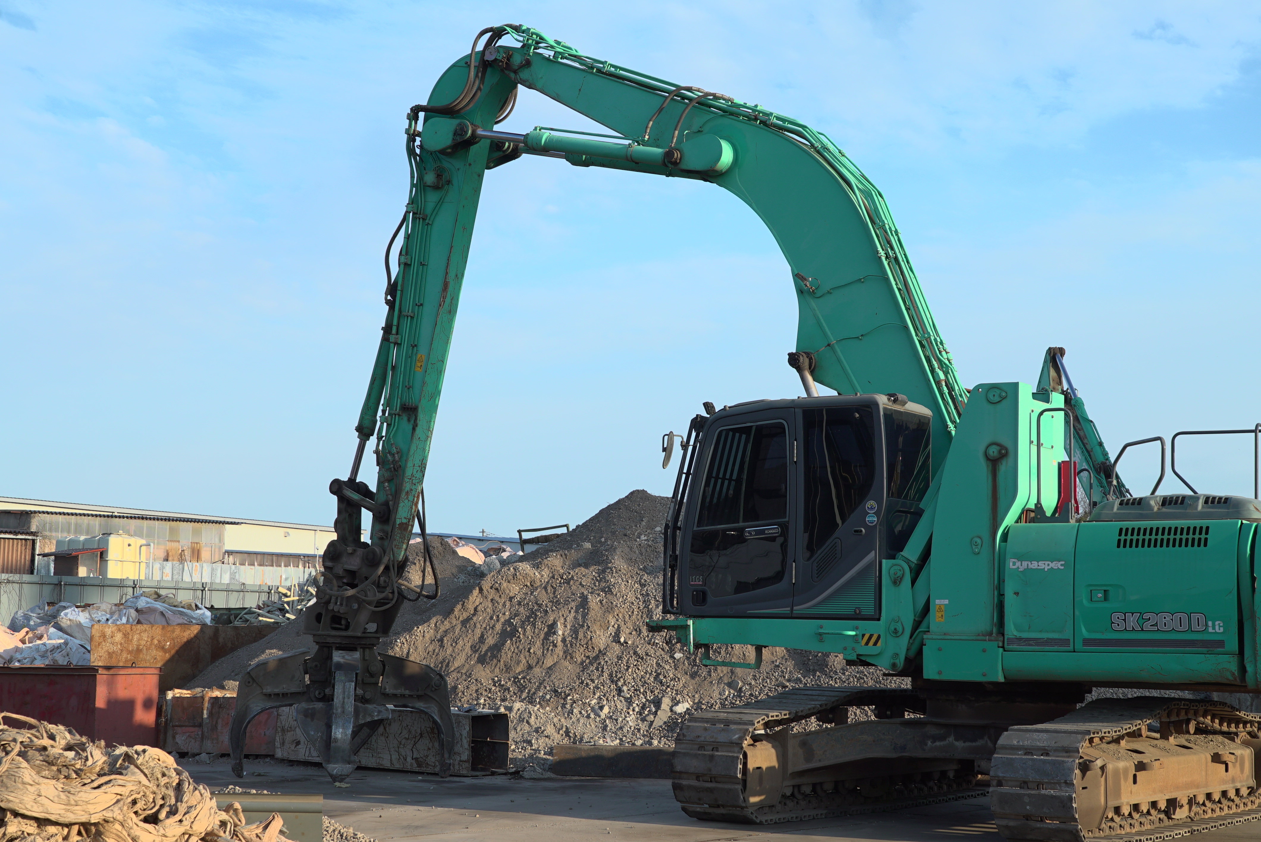 株式会社末徳の社屋屋外看板